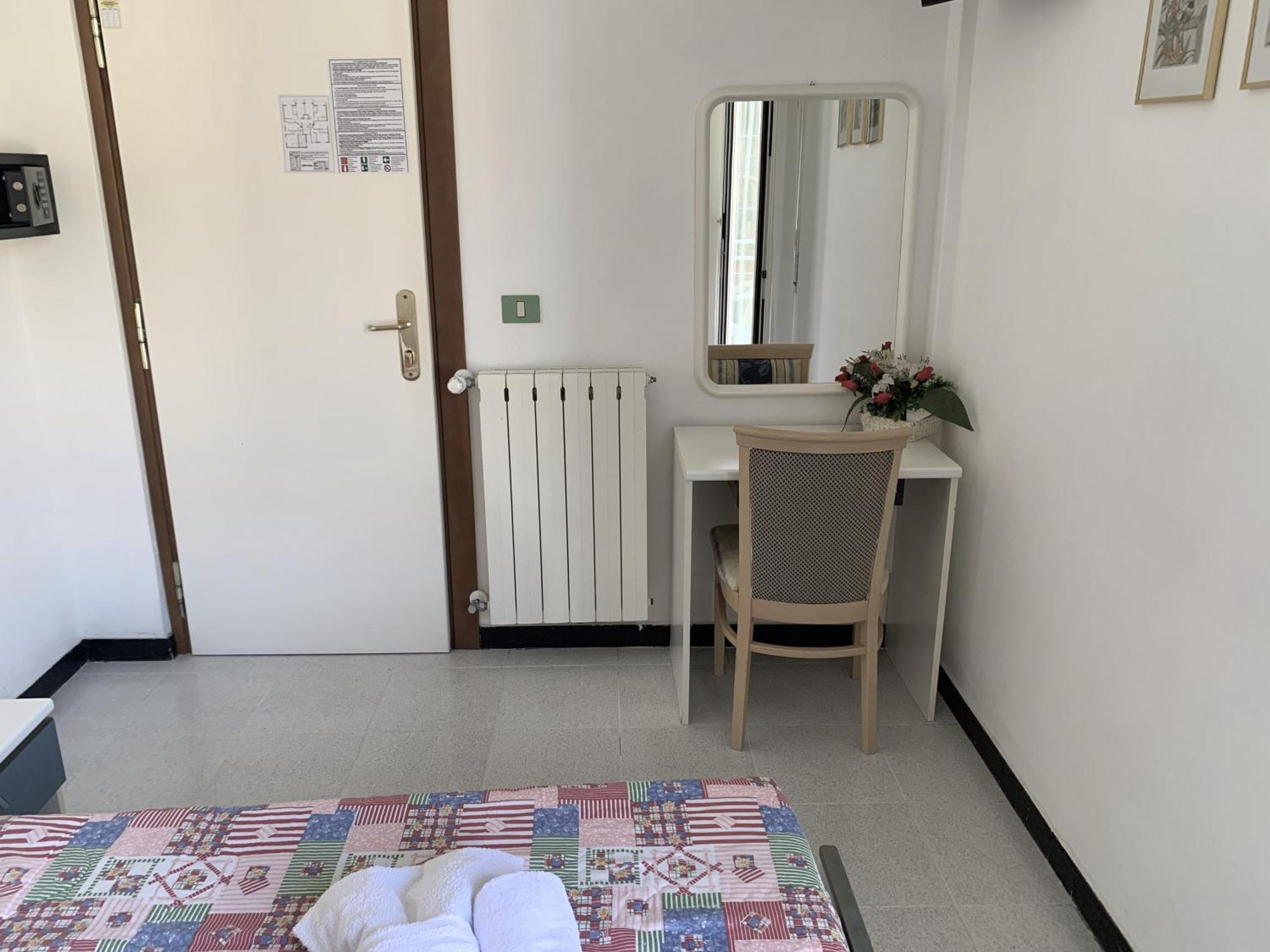 Hotel Villa Chiara Finale Ligure Exteriör bild
